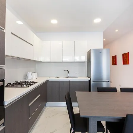 Apartment 3br Penthouse - King Size Bed, Outdoor Space Bbq By 360 Estates *